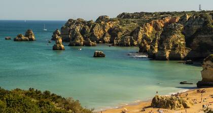 Exclusive vacation villa with sea view and heated pool