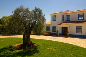 Exterior - Exclusive vacation villa with sea view and heated pool (Lagos)