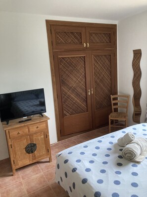 4 Schlafzimmer, Bügeleisen/Bügelbrett, kostenloses WLAN, Bettwäsche