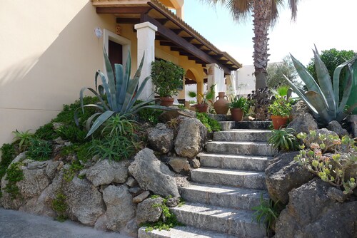 Majorcan style private house with 3 bedrooms, 2 bathrooms, 3 terraces, pool, BBQ