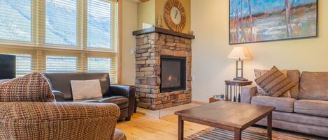 Townhome, 3 Bedrooms | Living area