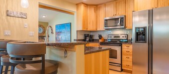 Private Home With A Beautiful Mountain Vista - Woods24 by RedAwning