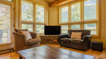 Townhome, 3 Bedrooms | Interior