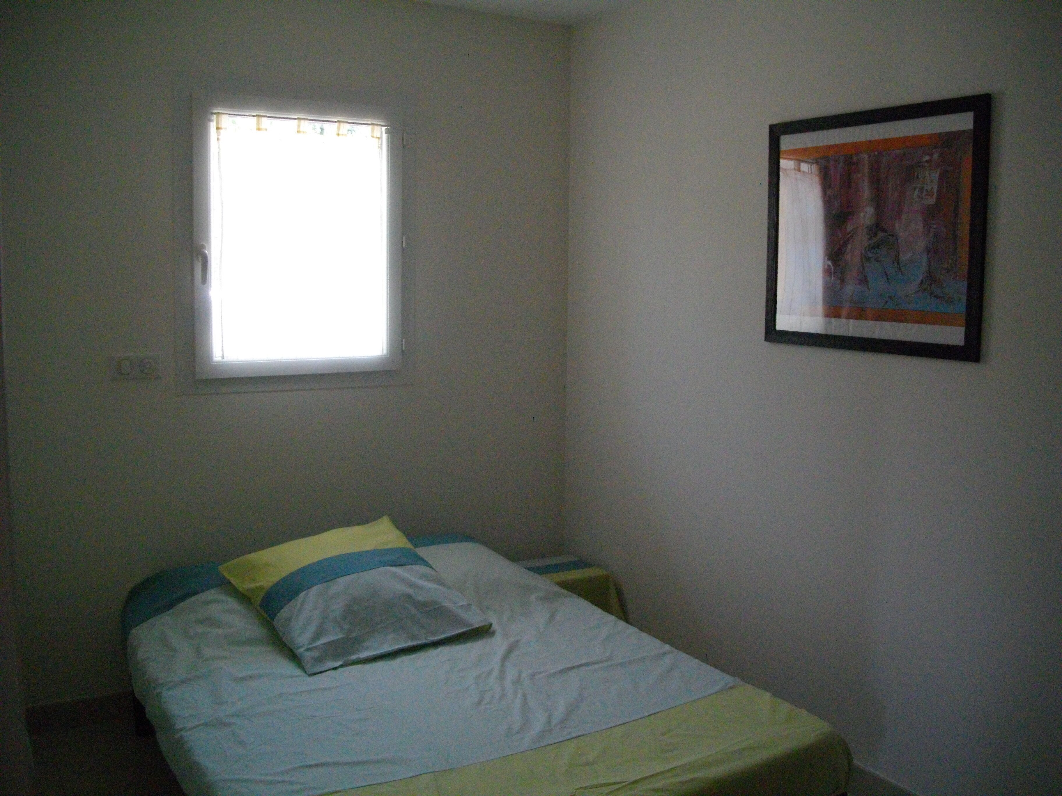 QUIET HOUSE WITH GARDEN AND PRIVATE PARKING IN GREAT PROPERTY