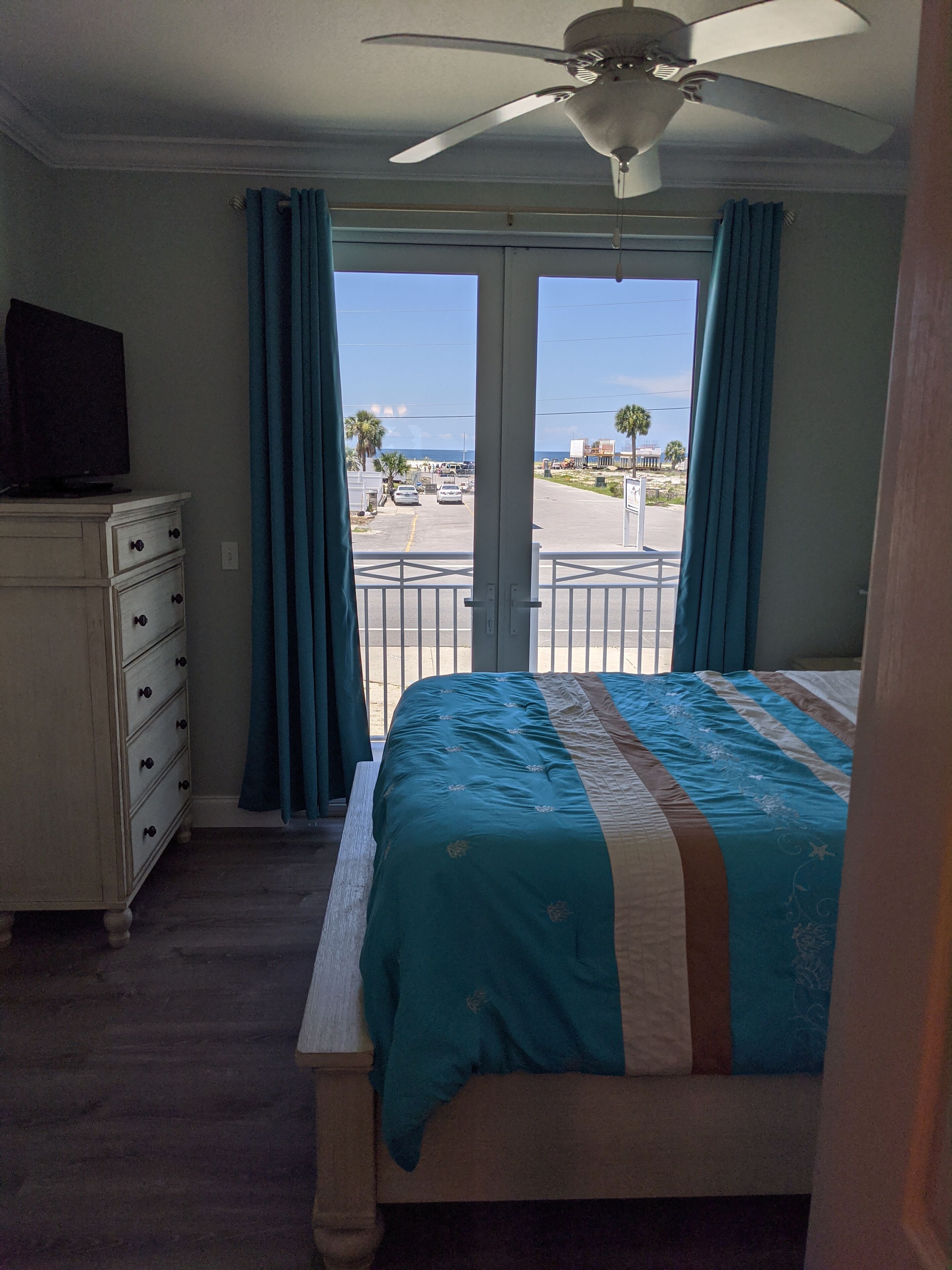 YOUR WATERFRONT GETAWAY ON THE GULF 