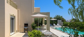 Lovingly furnished house in a quiet location with heated pool and sea views