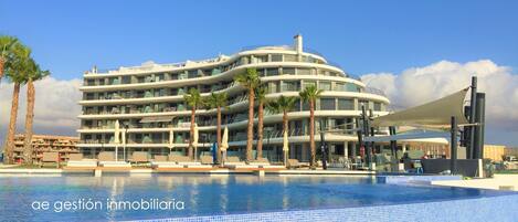 Ulkouima-allas, lämmitetty uima-allas