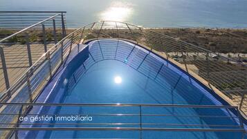 Piscine extérieure, piscine chauffée