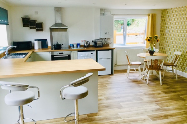 Microwave, dishwasher, cookware/dishes/utensils