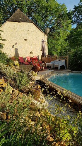 Marianne house and swimming pool in the heart of the Périgord Noir nature