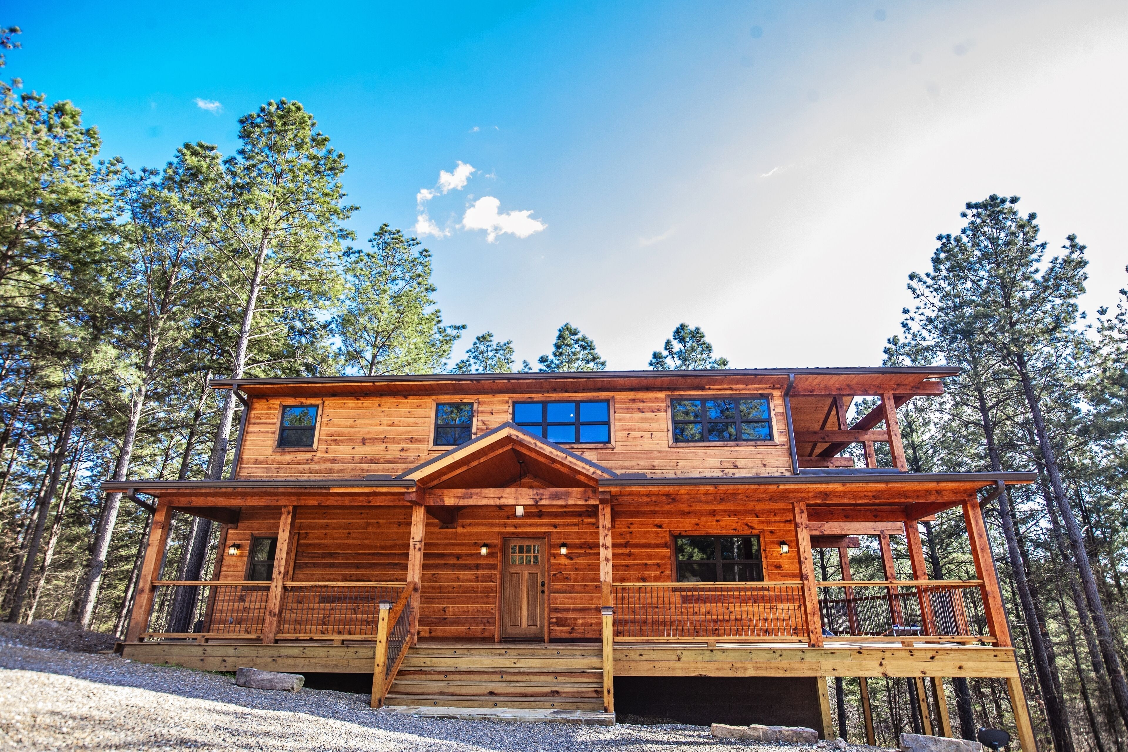 Ridge View, Hot Tub & Jacuzzi Tub, Steam Spa, Wood Outdoor Fireplace, Sleeps 4