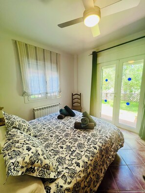 3 chambres, bureau, fer et planche à repasser, Wi-Fi gratuit