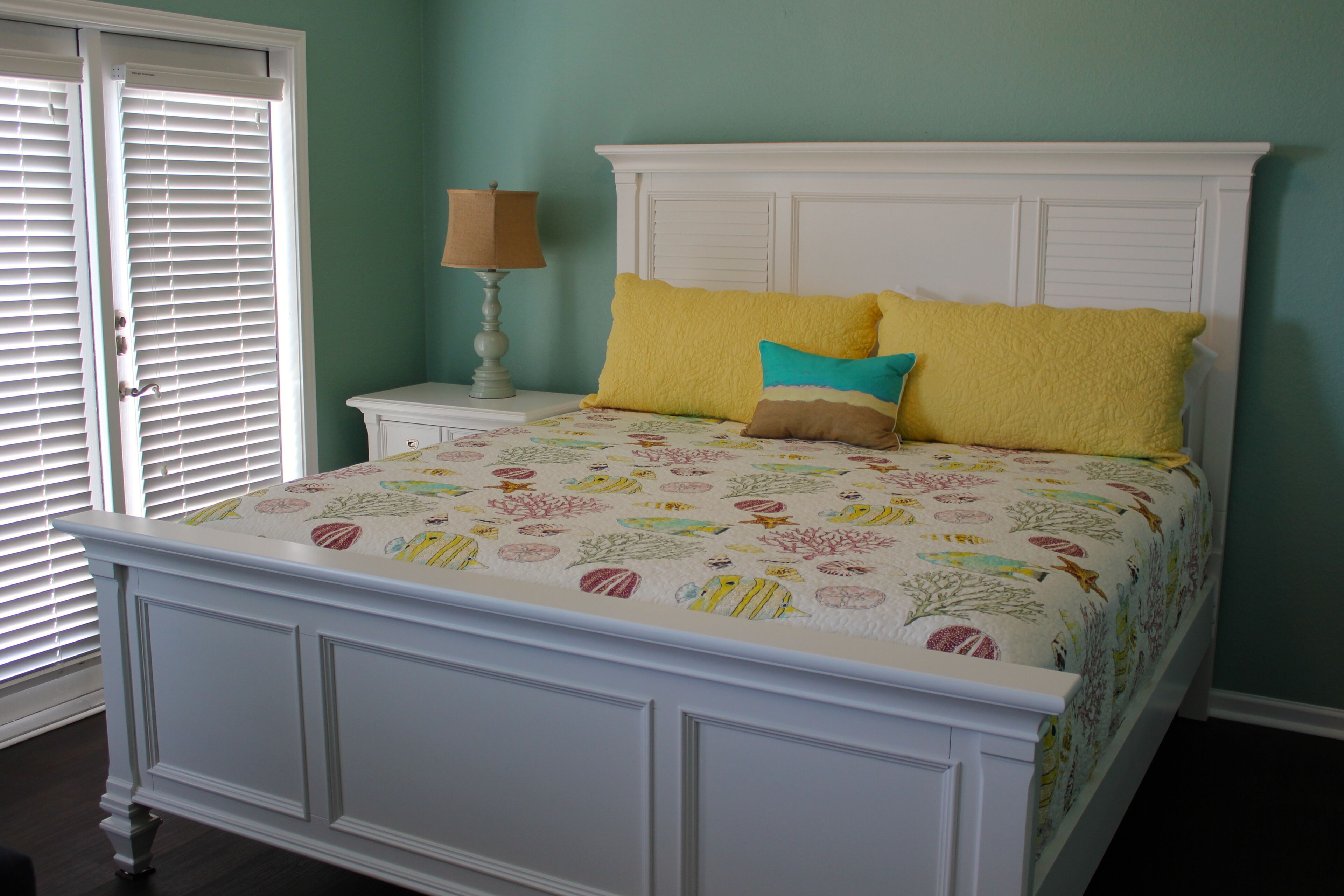 Beach Views and Cozy