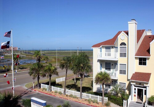 Beach Views and Cozy