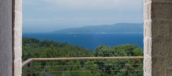 Exclusive 5* Villa with stunning views and heated pool