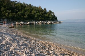 Camastros y toallas de playa