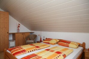 2 chambres, fer et planche à repasser, Wi-Fi gratuit, draps fournis