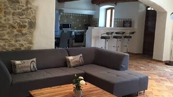 Télévision, cheminée