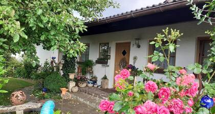 Ruhige Ferienwohnung mit herrlichem Alpenpanorama. Wie im Urlaub