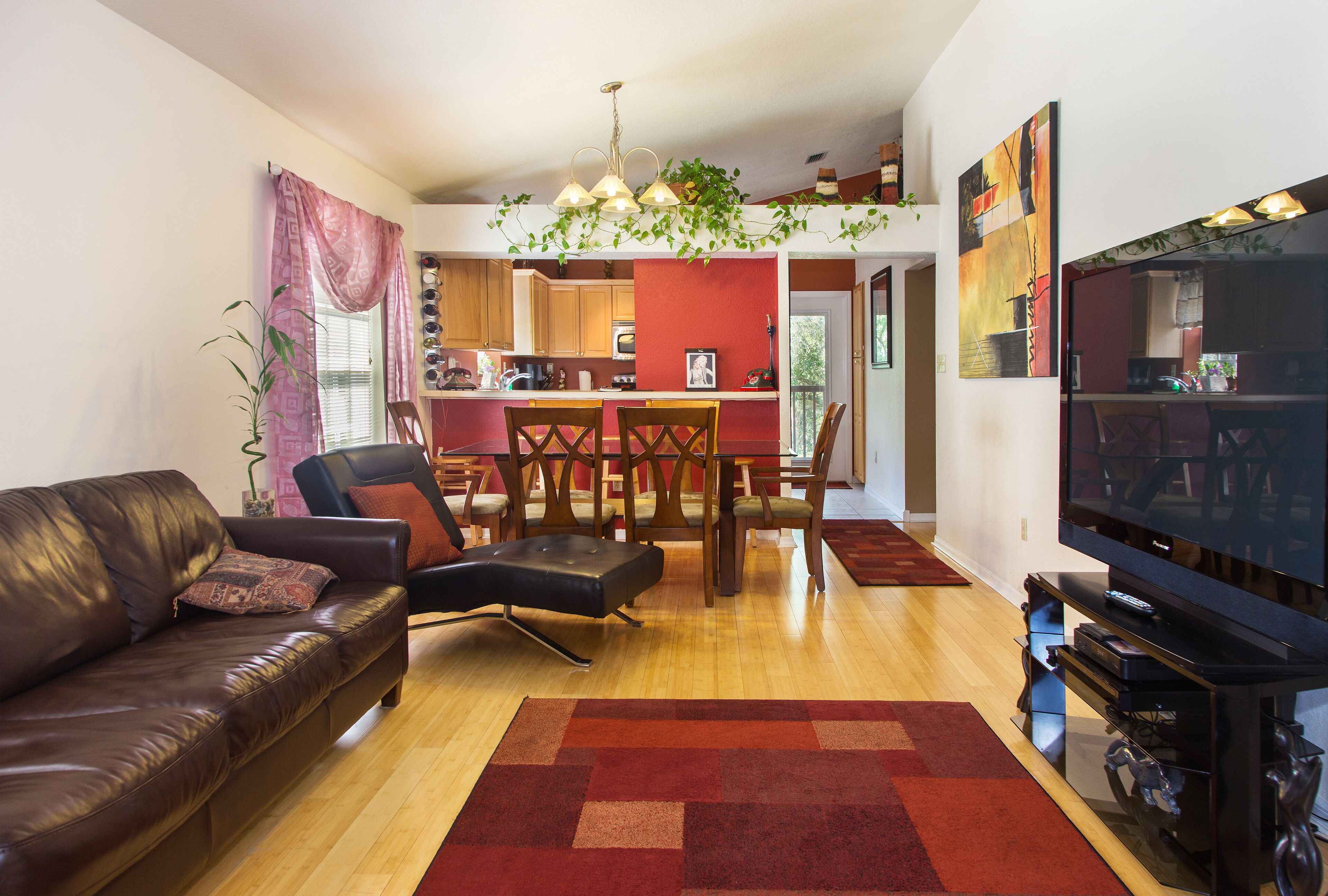 Sparkling Clean Tampa TreeHouse Availability in October and November