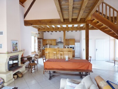 All houses Salagnac pool. Ideal large family group of friends.