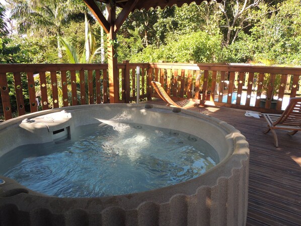Bain à remous extérieur