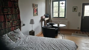 1 bedroom, bed sheets, wheelchair access - bed and breakfast chezlesgoyp (Cosges)