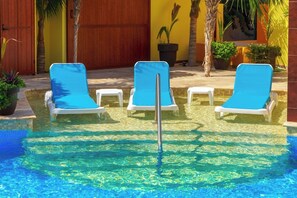 屋外プール、温水プール