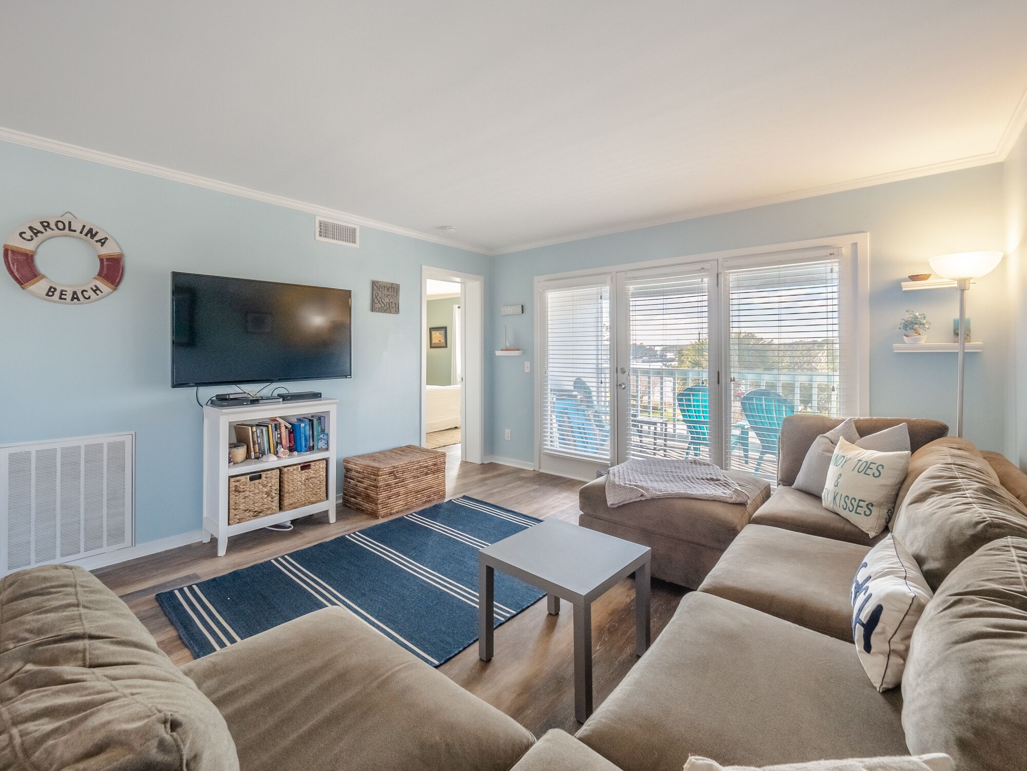 Sea the World: 3 BR / 2 BA condo in Carolina Beach, Sleeps 8