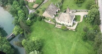 PROMOTION - Luxury 16th century Chateau - private river - 25 pax