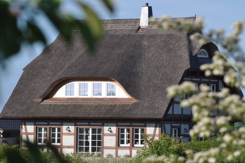 Rügen-Cottage bis zu 8 Personen, Sauna,Kamin,Strandkorb,Grill,Garten,Parkplatz 