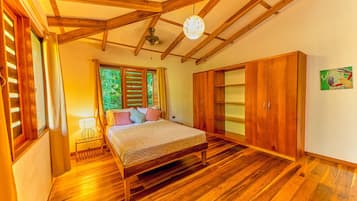 4 chambres, fer et planche à repasser, accès au Wi-Fi (inclus)