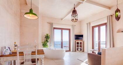 STUDIO SUPĂRIEUR AVEC VUE SUR LA MER
