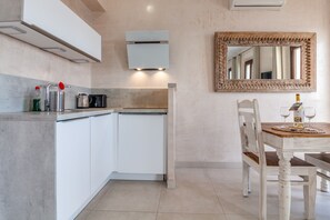 Dishwasher, coffee/tea maker, toaster, cookware/dishes/utensils - Superior Studio Sea Views (Tarifa)