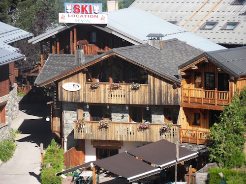 Chalet in the center of Montchavin-La Plagne facing south facing slopes and mountains