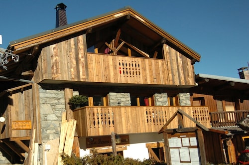 Chalet plein centre de Montchavin-La Plagne plein sud face pistes et montagne