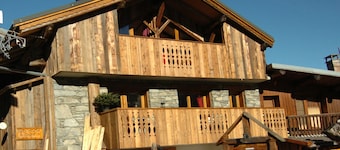 Chalet plein centre de Montchavin-La Plagne plein sud face pistes et montagne