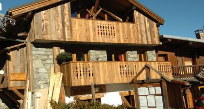Chalet in the center of Montchavin-La Plagne facing south facing slopes and mountains