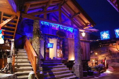 Chalet in the center of Montchavin-La Plagne facing south facing slopes and mountains
