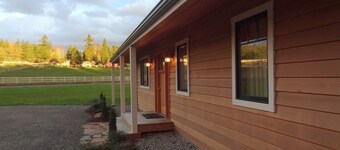 Nothing But "5" Stars * Discover Woodinville * Washington's Wine Country