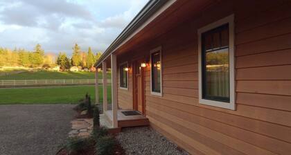 Five-Star Guest House On Hollywood Hill - Minutes From Woodinville's Wineries