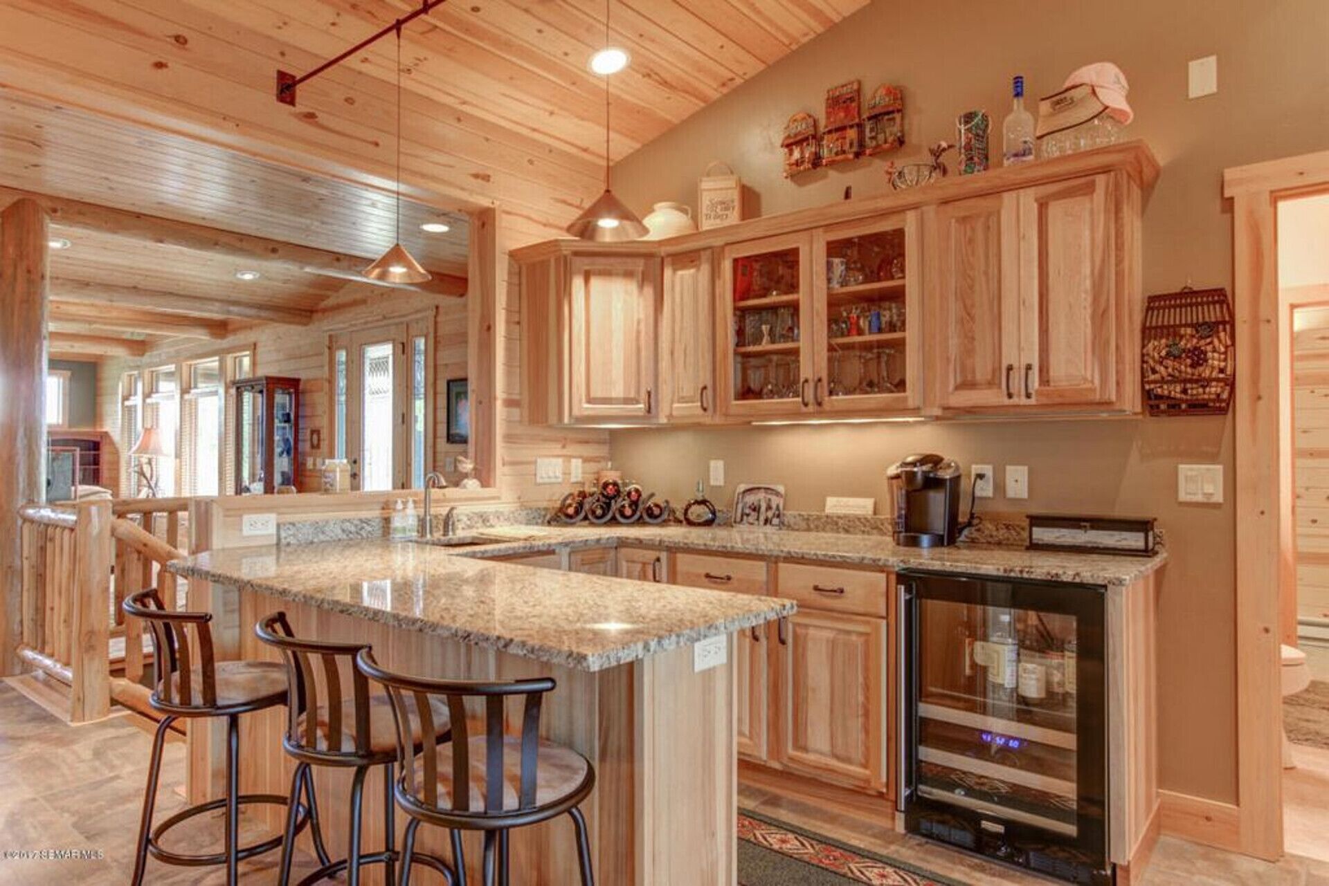 Spacious home close to Lanesboro, MN and the Root River State trail system.