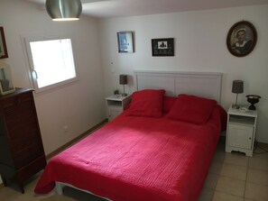 4 habitaciones, tabla de planchar con plancha y wifi 
