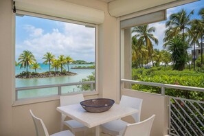 Outdoor dining - Les Yuccassines - Sea view and direct beach access (Le Gosier)