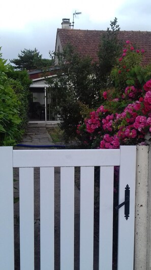 Property grounds - BEAUTIFUL HOUSE close to PORNIC (Les Moutiers-En-Retz)