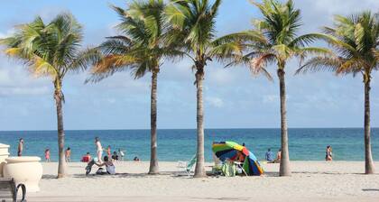 Charming 3 Schlafzimmer Strandhaus w Gated Private Yard