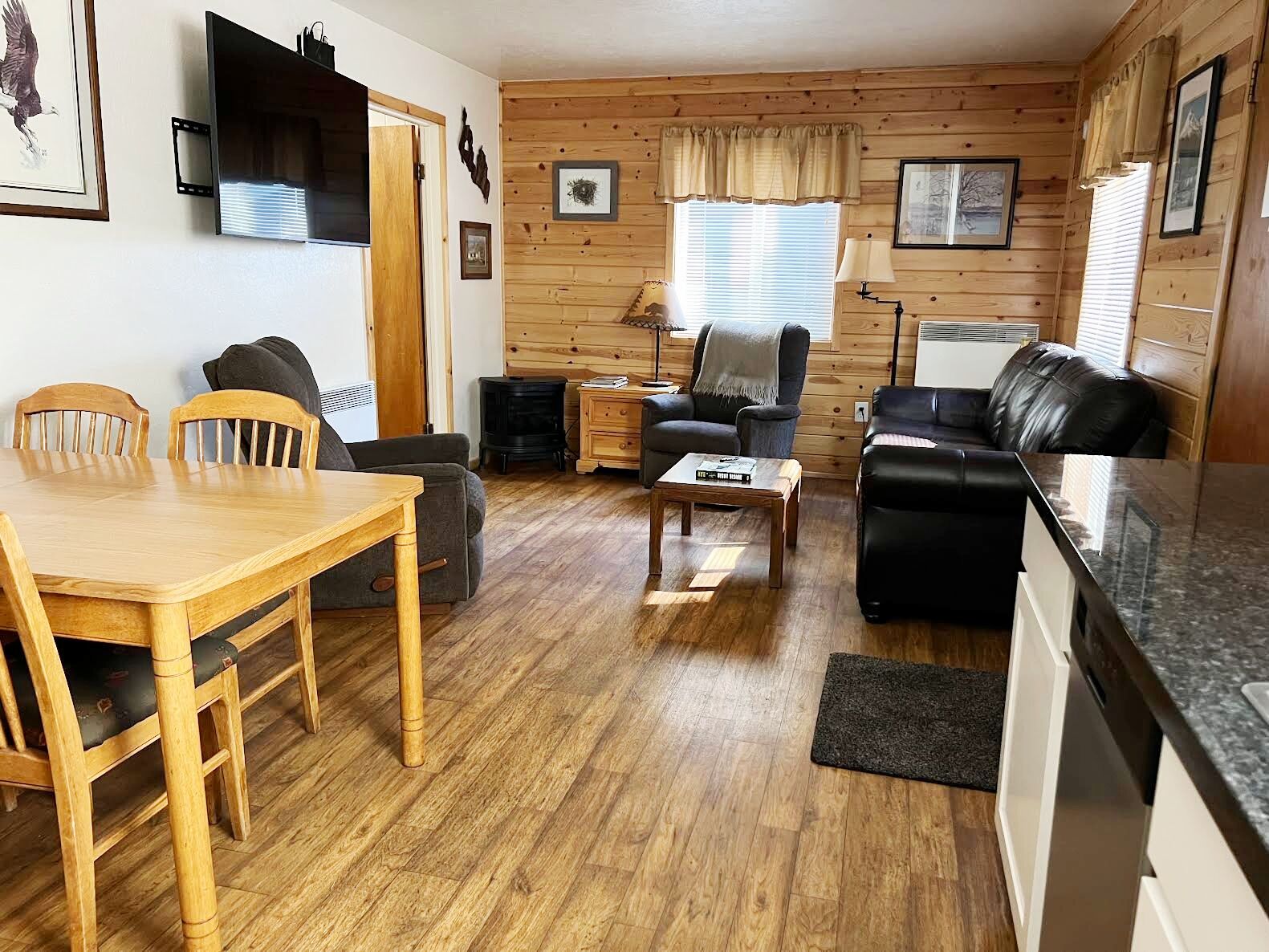 Una Smart TV, una chimenea