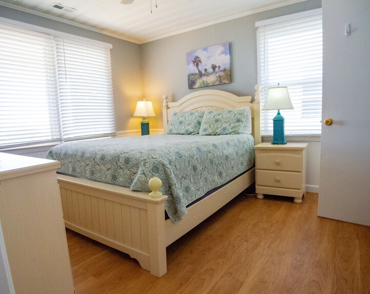 Cottage On The Beach, Pet Friendly! - Sunset Beach, NC
