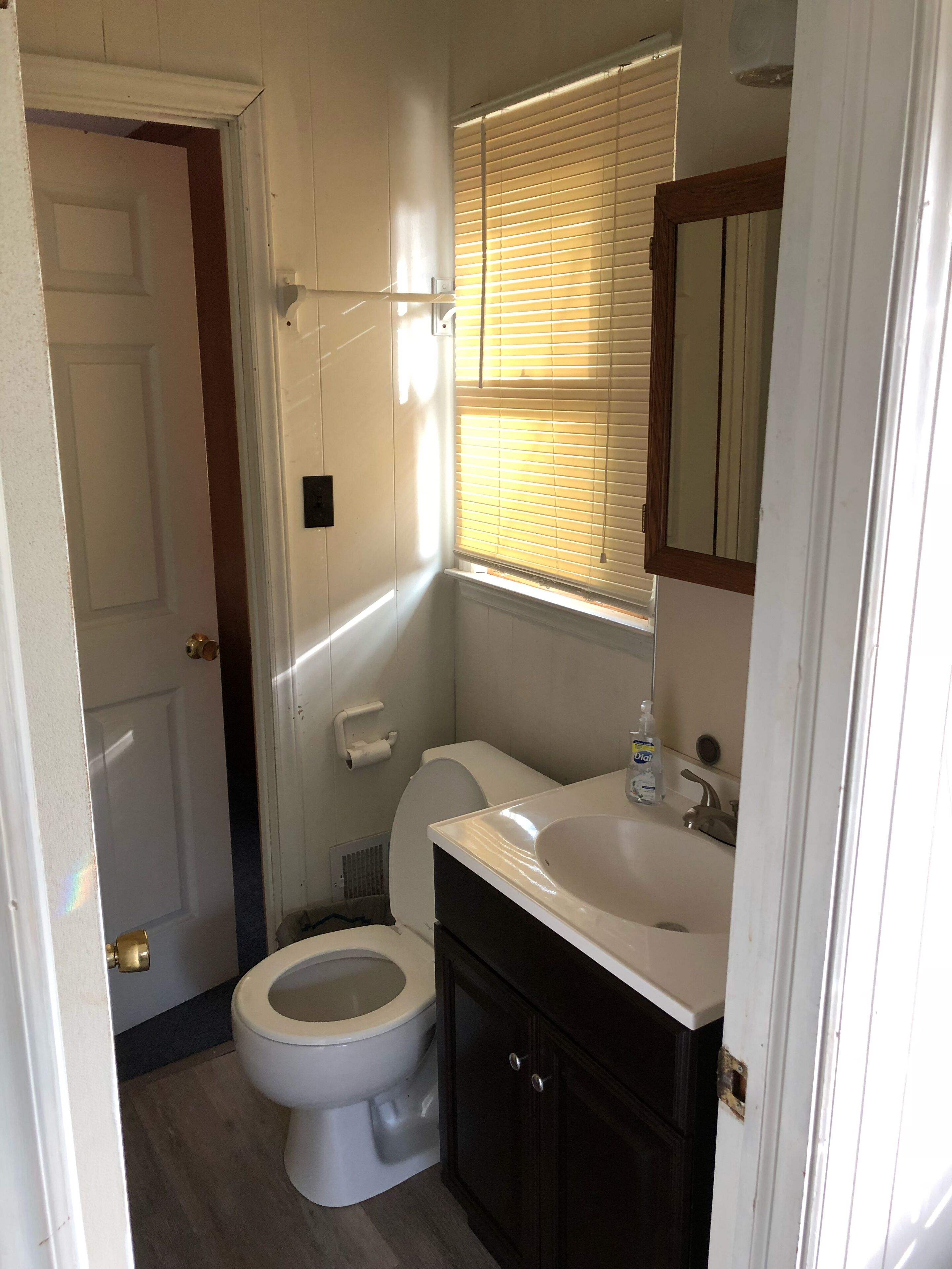 Cozy, Secluded Cottage With Great Views of Lake Norman - Right On The Water