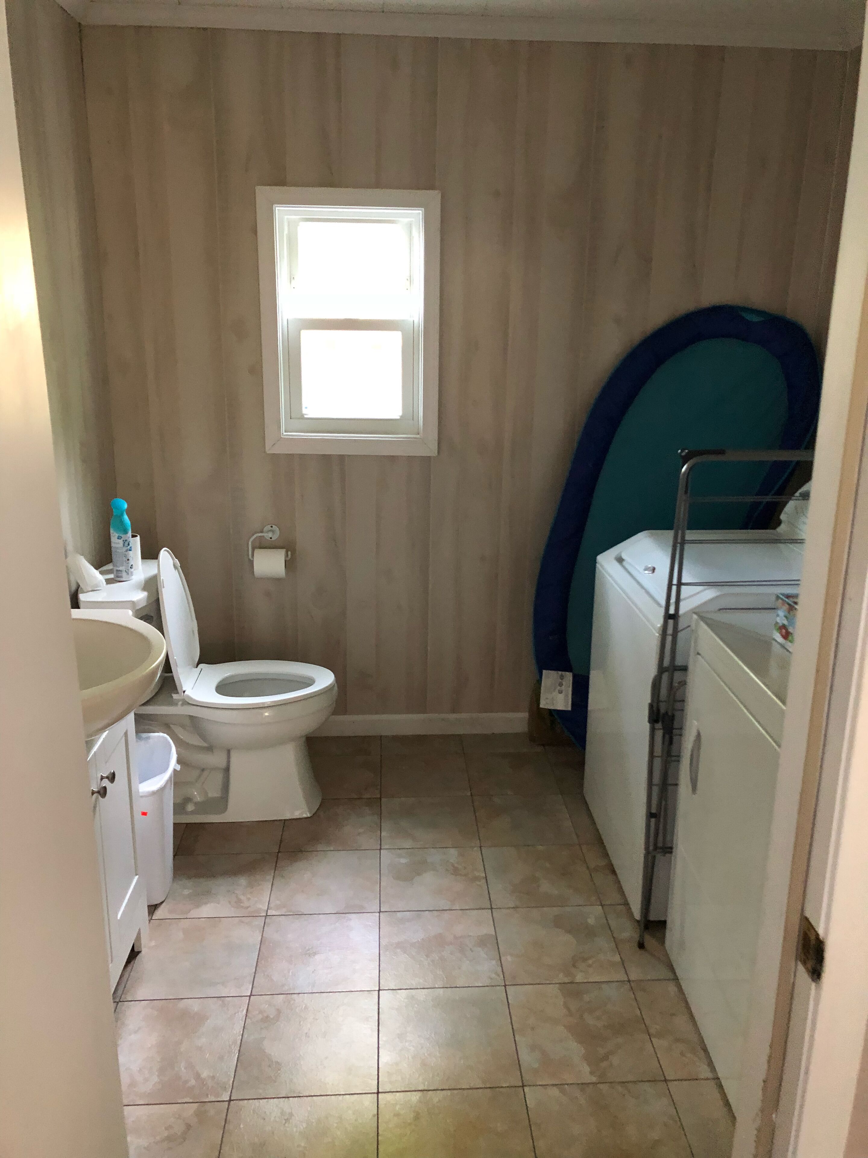 Cozy, Secluded Cottage With Great Views of Lake Norman - Right On The Water